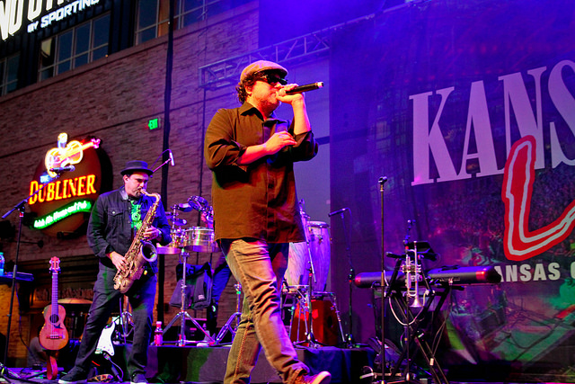Ozomatli and Making Movies benefit concert for Guadalupe Center. Photo by Michael Alvarado/Dos Mundos